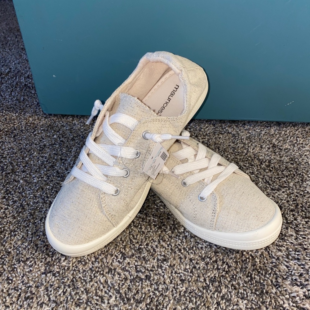 Maurices Shinmer Sneakers SZ 7 NWT